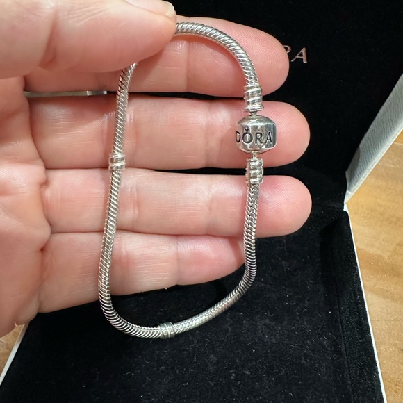 Pandora Moments Barrel Clasp Snack Chain Bracelet - Picture 2 of 6